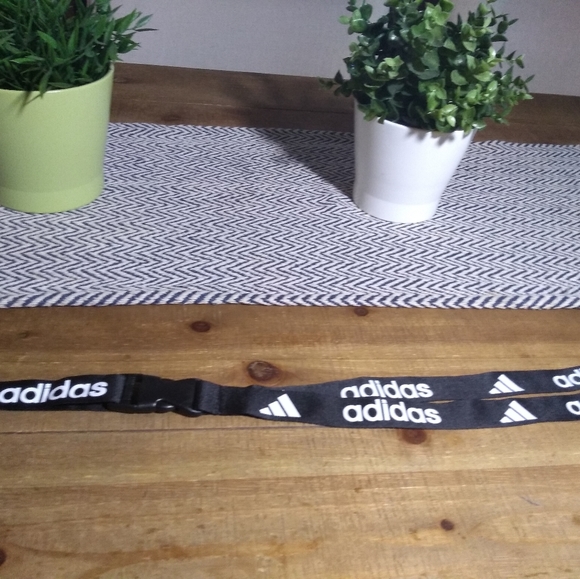 Adidas out of sight lanyard keychain keychain ID back/white - Picture 3 of 4